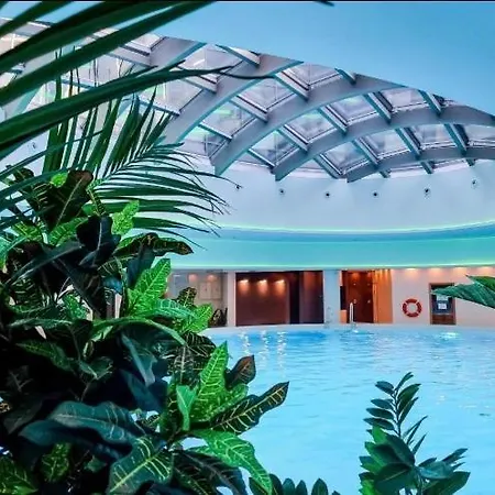 Hanza Tower White 24 Spa & Jacussi & Pool Szczecin Exterior photo