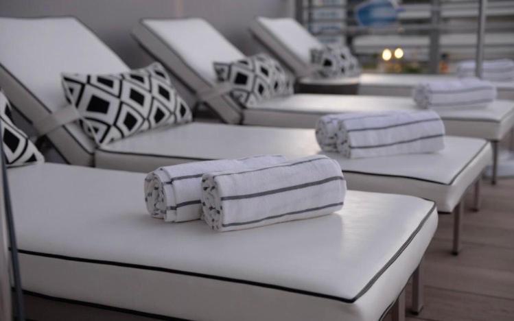 Apartment Hanza Tower White 24 & Jacussi & Pool